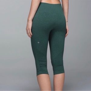 Lululemon In The Flow crop yoga pants leggings